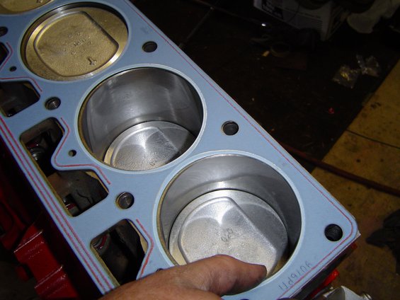 engine-reassembly-109.jpg Gasket in place
