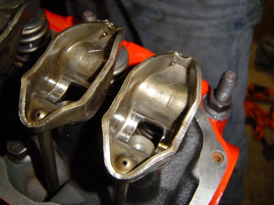 engine-reassembly-113.jpg Rockers in place