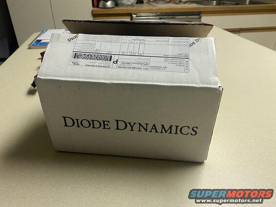 RGBW Multicolor 5050SMD LED strips #DD2251 and RGBW Bluetooth controller #DD3066 from Diode Dynamics for the accent lighting.