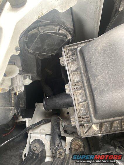 One bulb was missing the set-screw for the base, so I only got the drivers side installed.