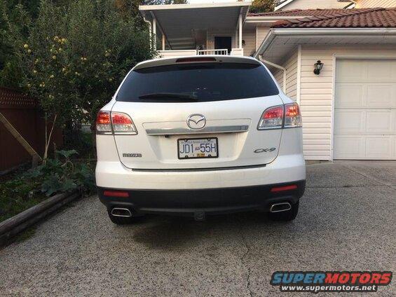 Rear view of a white 2009 Mazda CX-9