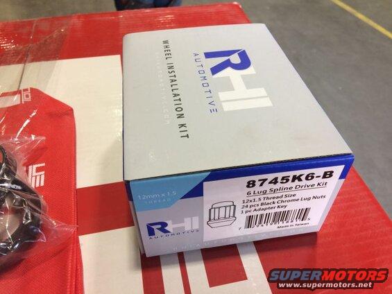 Delivery! Wheels, hubcentric rings and black spline drive lug kit.