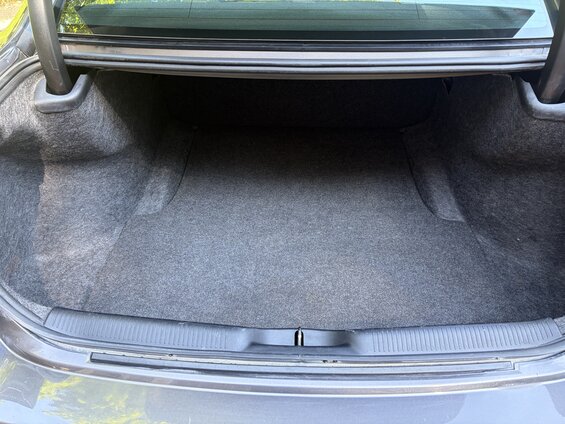 2001 Ford Crown Victoria photo