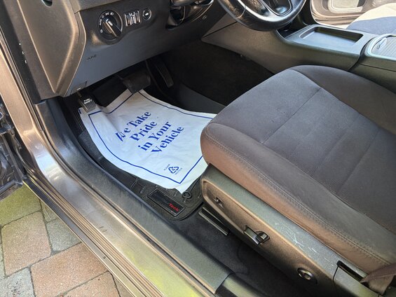 2001 Ford Crown Victoria photo