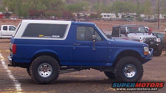 moab-404-003.jpg Moab 4/04 - go fast Bronco