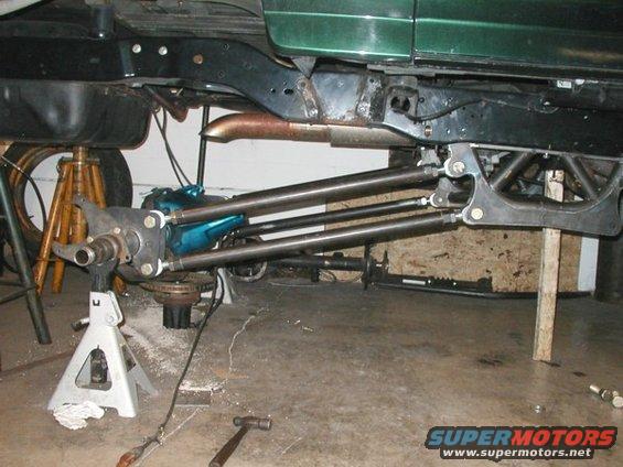 sus11.jpg 4 Link suspension near complete