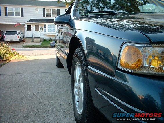 1996 Ford Thunderbird front corner, dark green