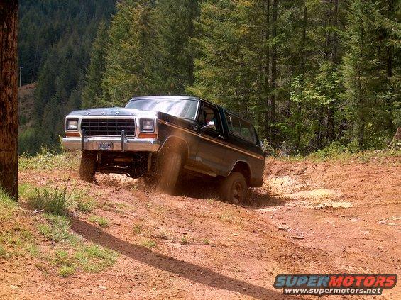 hpim0538.jpg and this is where it happened,broken axle.