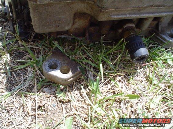picture-102.jpg why I hate Edelbrock carbs.  This was why my car idled like crap, didnt start but after 5 times and got horrible gas mileage.