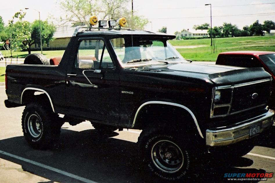 1985 Ford Bronco photo