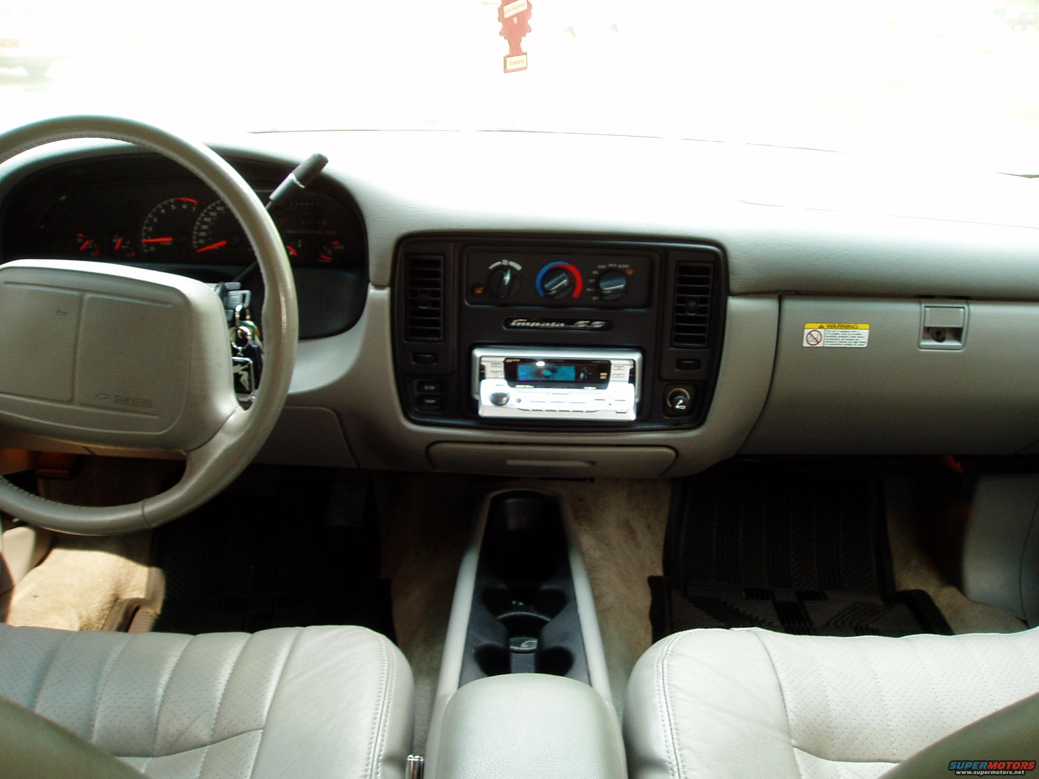 1994 Lincoln Town Car photo