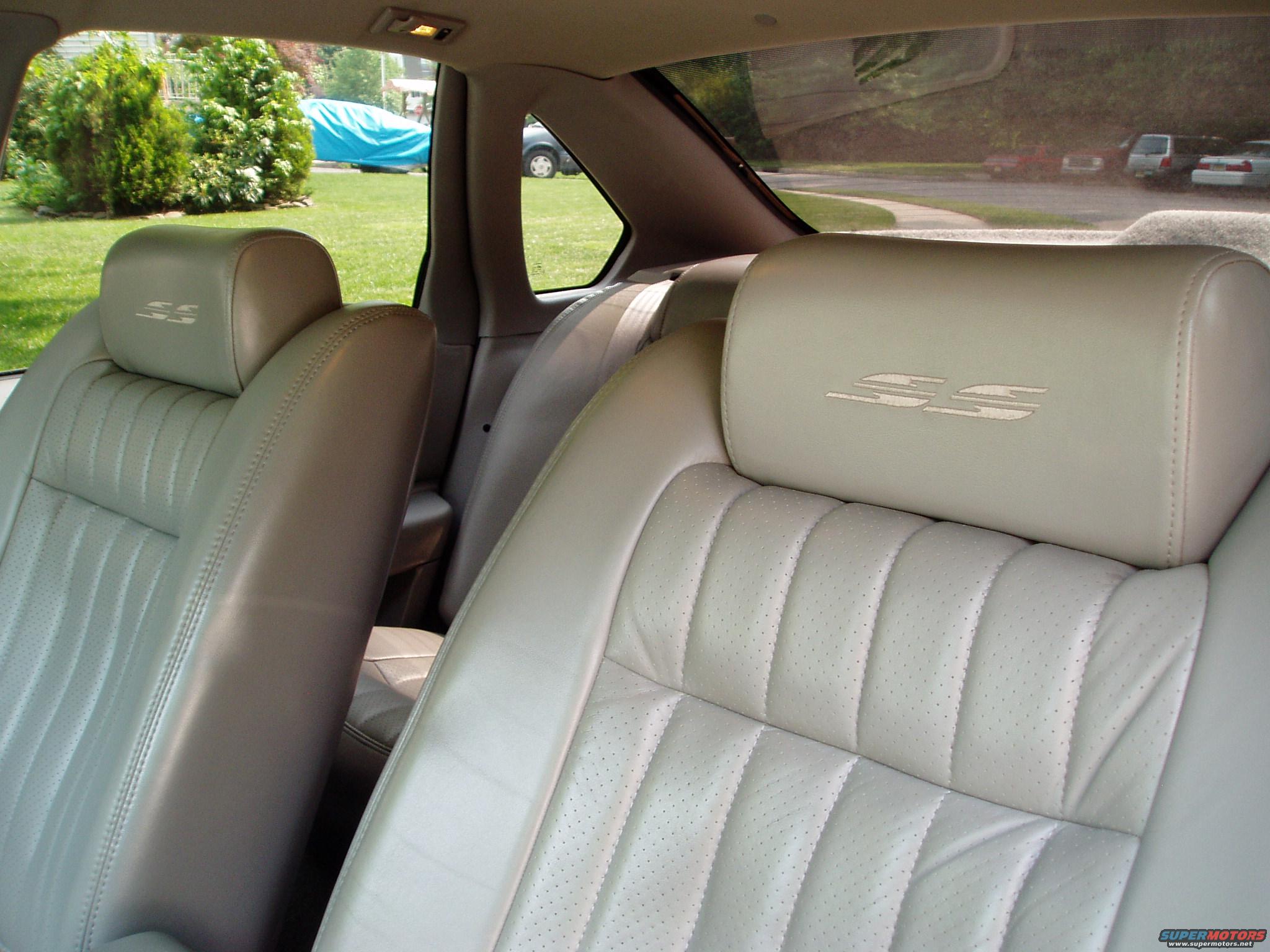 1994 Lincoln Town Car photo