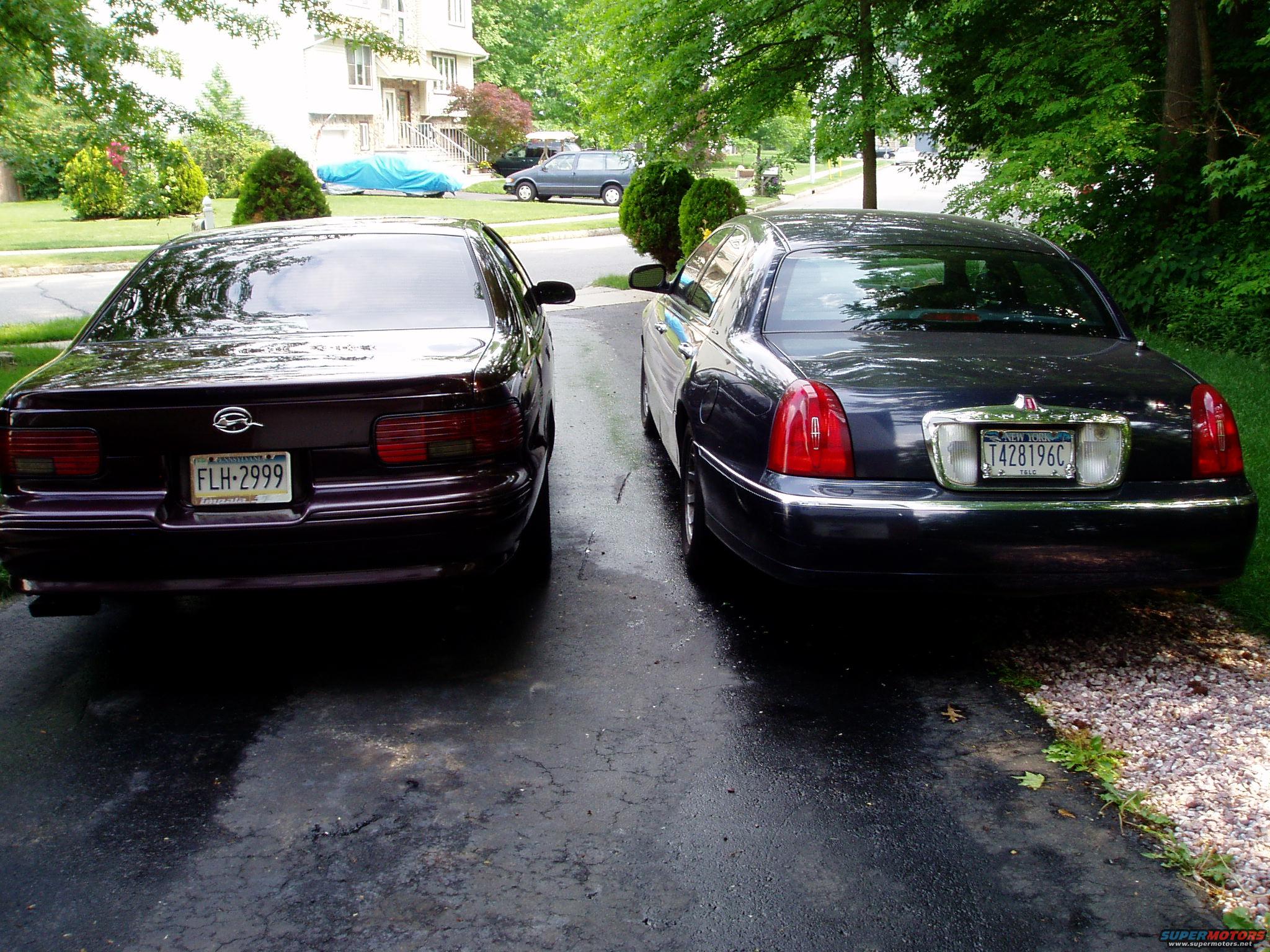 1994 Lincoln Town Car photo