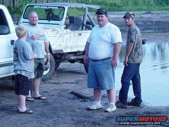 dsc01166.jpg Some of the members waiting for me to get the bronco running after i submerged it at the island pond.
