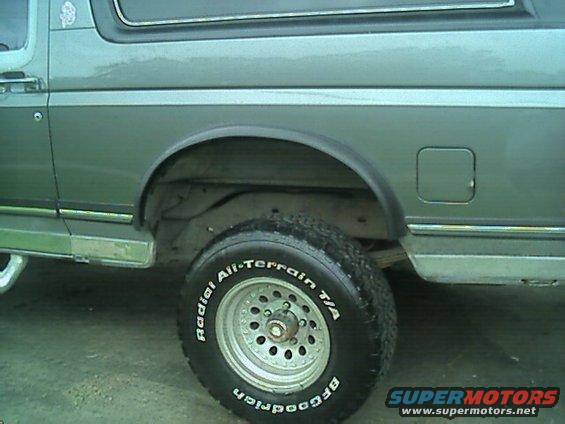 1989 Ford Bronco side view, rear wheel with BFGoodrich Radial All-Terrain T/A tires