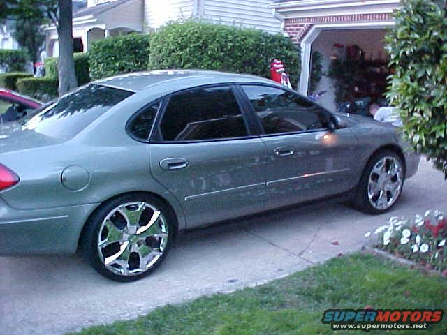 2003 Ford Taurus