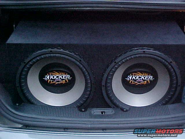 kicker-vr-in-its-old-box.jpg two 15 inch kicker comp VR