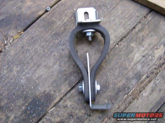 Loop style exhaust hanger