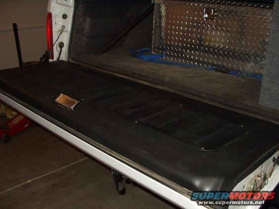 1993 Ford Bronco tailgate and bed with diamond plate toolbox
