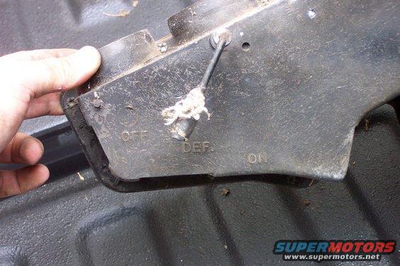 67_diverter.jpg Here's what the floor/defrost diverter looked like on my '67.  It was a handle that you had to turn by hand rather than a cable-operated one like the '68s.