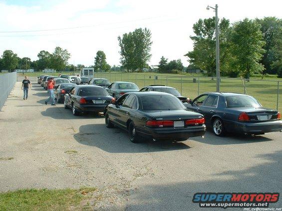 stap15.jpg Waiting fot the track to open.