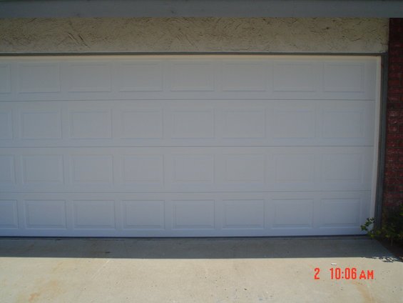 dsc04074.jpg umm.. it does no good without the garage door closed..