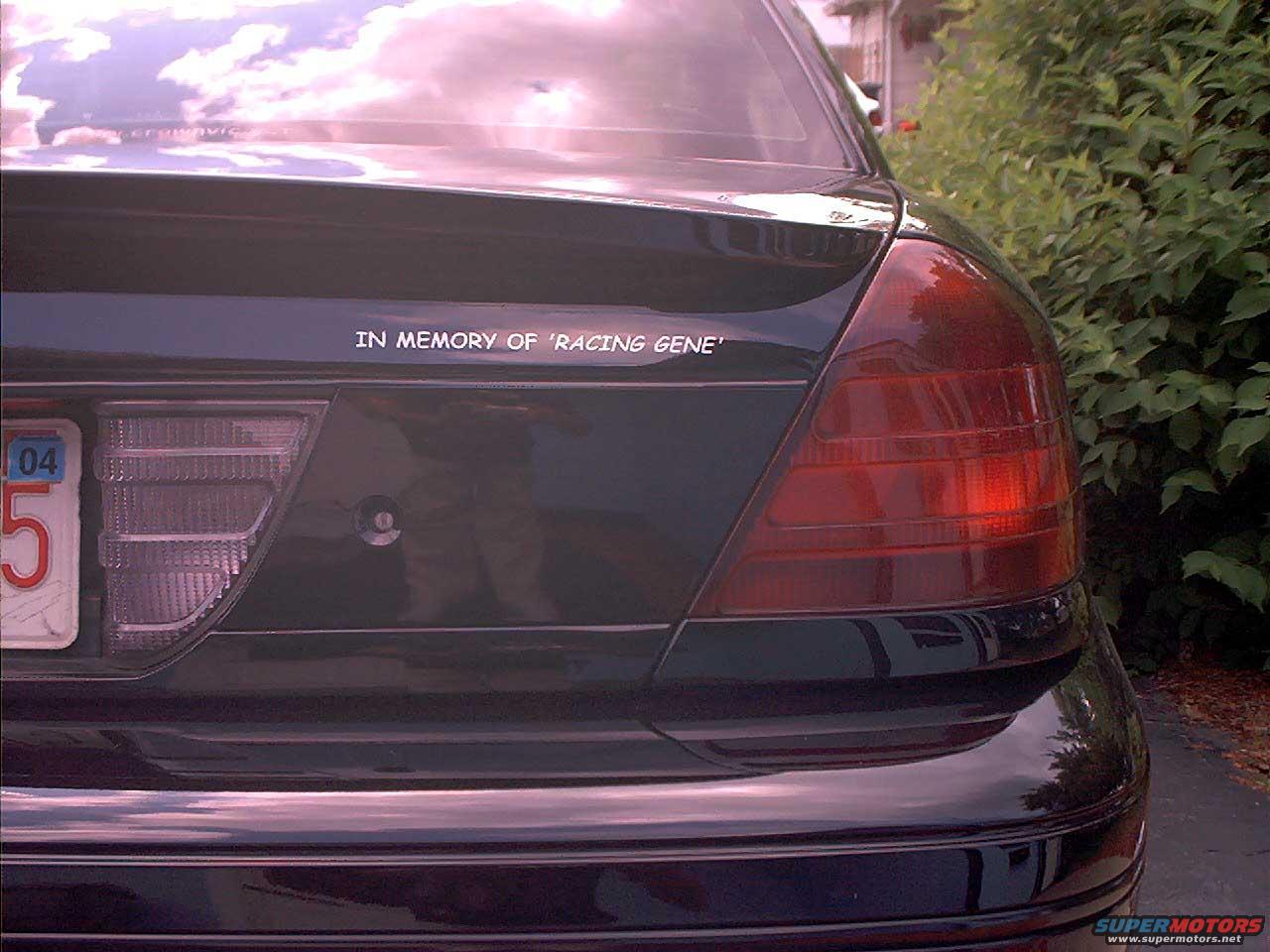 2000 Ford Crown Victoria photo