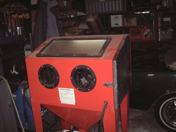 dscf0022.jpg Our friend, the sand blaster.