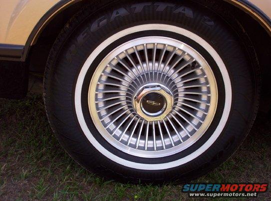 Close-up of a Lincoln wheel with a whitewall tire