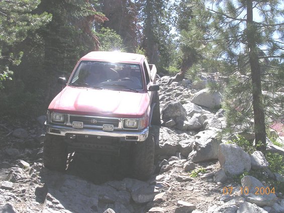 jb2.jpg There was a jeep broken down at the bottom, right at the last turn.  im sure steve had no problem getting arond it, but it did make it a little tight for Bill and I.  In fact, i only say jeeps that were broken down on this trip.  Go figure