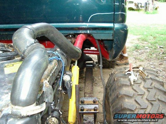 Passenger side cooling pipe/ rock rail