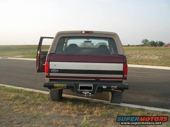 check out that mad flex.....lol....and see? no spare tire holder : )