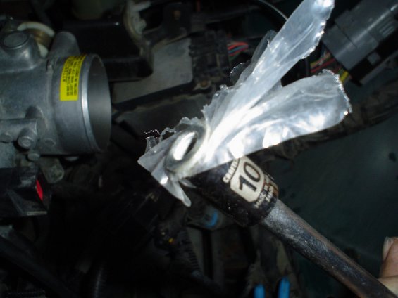 dsc04991.jpg The trick to not dropping the nuts.. put some platic in to close the gap.. and use the expensive version of craftman's lineup.