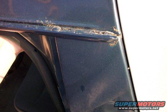 l_crack.jpg Bronco gutter cracks, left side