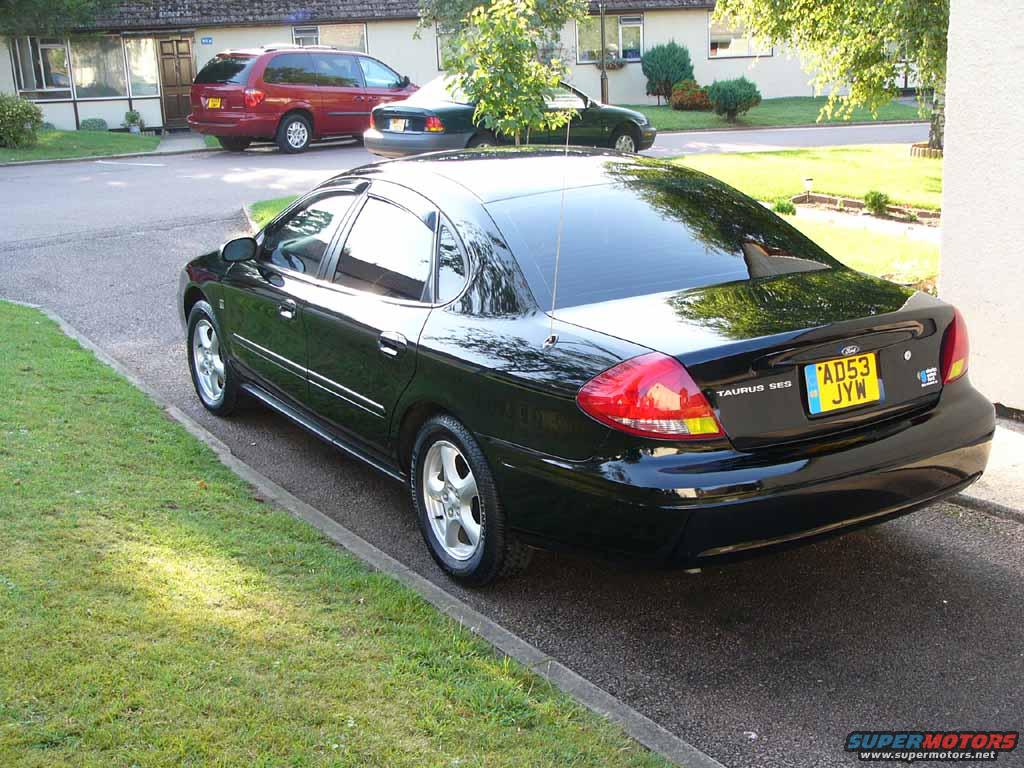 2004 Ford Taurus