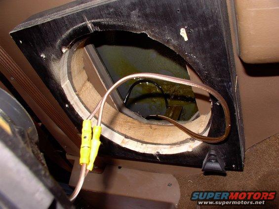 img_0117.jpg The quick release male female connectors are staggered so no polarity mistakes can be made. You can see the depth required for the woofer is made up by both the plywood and the 2" X 12".