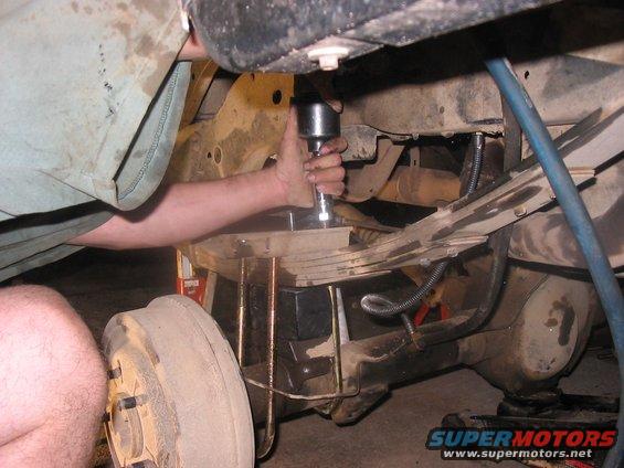 1988 Ford Bronco rear suspension lift installation with U-bolts and leaf springs