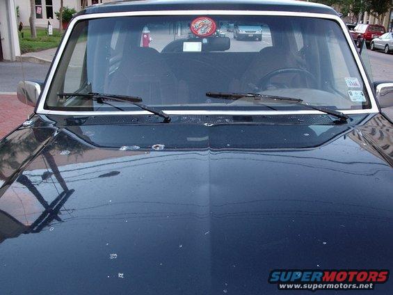 1993 Ford Bronco front view showing hood and windshield with wiper blades