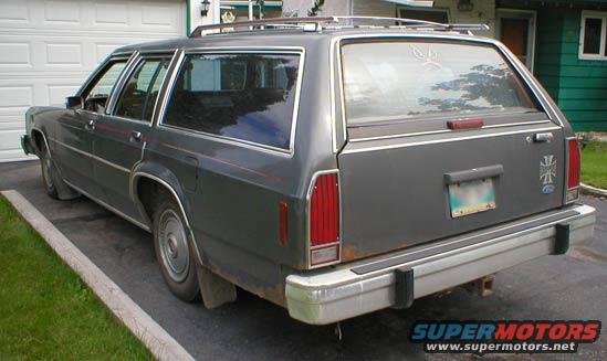 Rear angle from driver's side.  It shows the worst of the rust on Shaggin' ... the bottom corner of the tailgate and the driver's lower rear quarter panel.