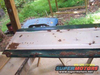 100_0216.jpg tailgate before paint and bondo