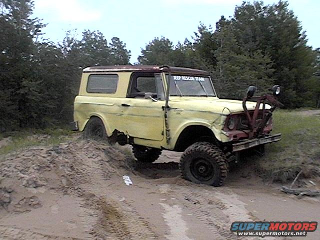 flextest1.gif Flexin with new lift and partial paint