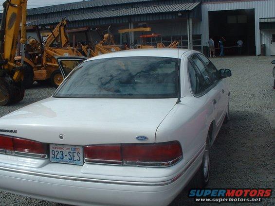 auction35.jpg '95 unmarked police Crown Vic.