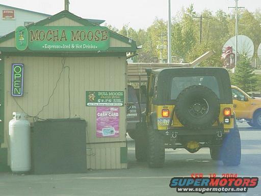 1095560843_b_29_vehicle_recovery_001.jpg Kurt stopping for some coffee