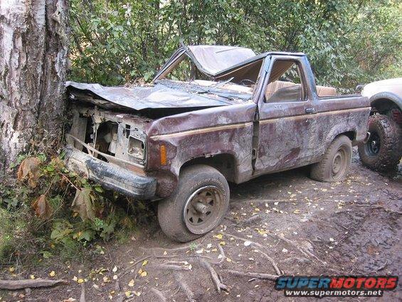 img_2100.jpg Team 1 - Phillip & Al ('85 Bronco), Jon ('98 Ranger) Both SAS'd rigs:)

This was our project. Bronco II, it had 4 blown tires, no Tcase or Tranny, roof was cut off, driverside door was welded shut, and it was rolled.