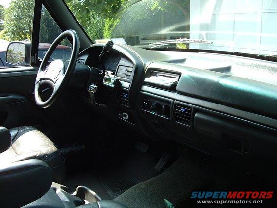 1993 Ford Bronco interior, dashboard and steering wheel