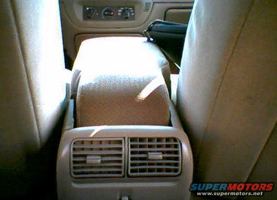 air-vents.jpg Rear Air Vents (Cloth '98+ Town Car Seats - Standard on GCC Specs)