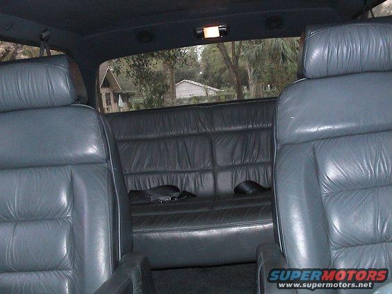 dsc00002.jpg REAR SEATS