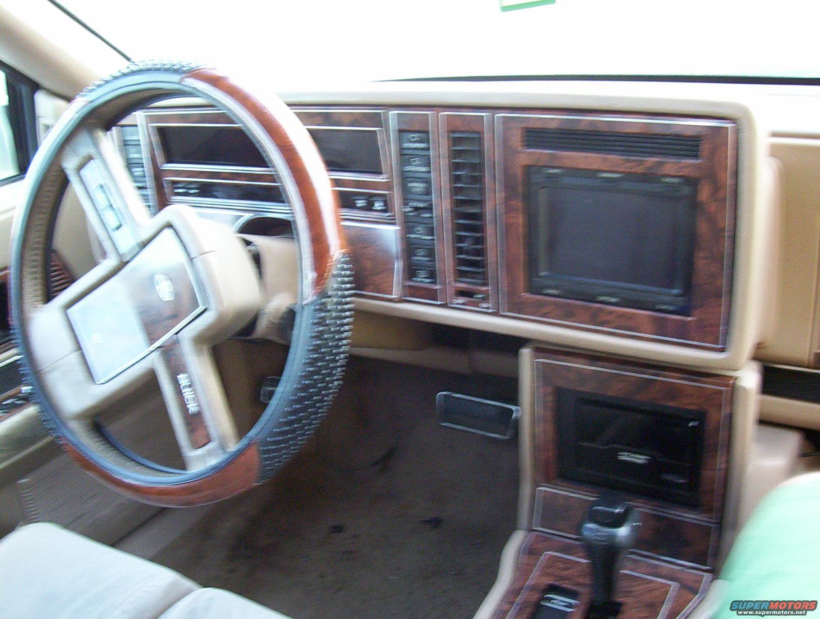 1995 Ford Crown Victoria photo