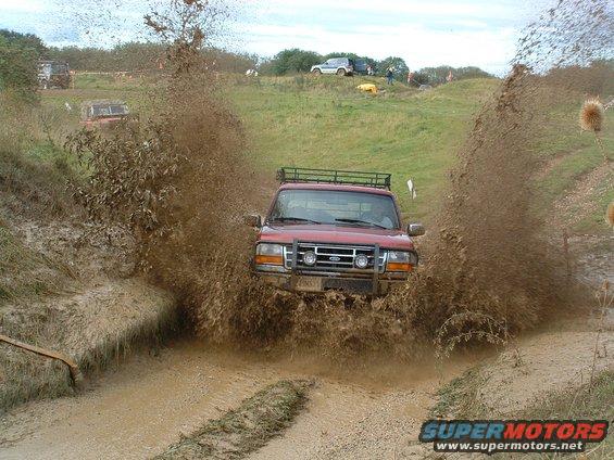 abingdon2004980.jpg Showing off for the Brits.  Hit it about 15MPH.  Hella splash