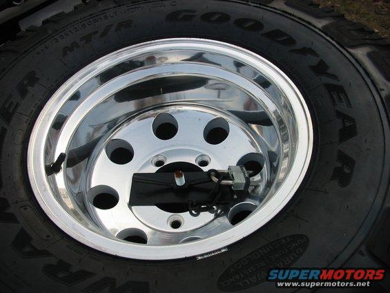 closeupsparelock.jpg Close up of spare with lock